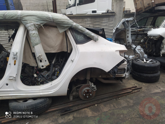 Opel Astra j çıkma  sağ sol kesme çamurluk 2016