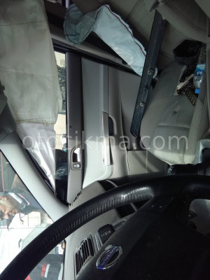 2007 VOLVO S40 HATASIZ ÖN KAPI DÖŞEMESİ.