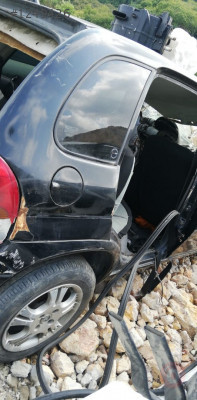 opel corsa hb b kasa kesme sağ arka çamurluk.