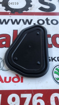 8V4839915B audi a3 2019 sol arka kapı iç panel ayırıcı