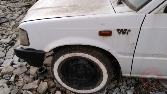 2004 model tata telcoline 4x2 çıkma sol ön çamurluk