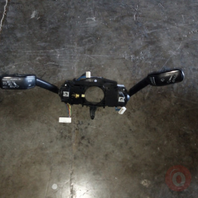 Seat Leon çıkma sinyal kolu 10044364