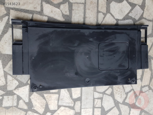 AUDİ A7 BAGAJ ALT KAPAĞI 4G8863373