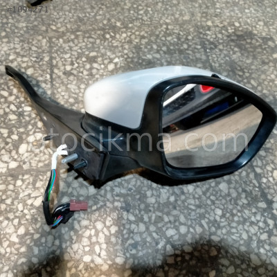 Peugeot 208 elektrikli ayna sağ