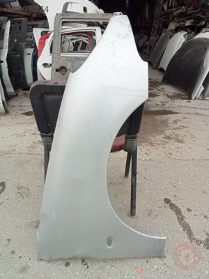 Peugeout 206 sağ  ön  çamurluk çıkma