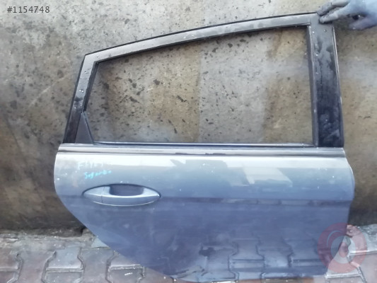 FORD FİESTA SAĞ ARKA KAPI