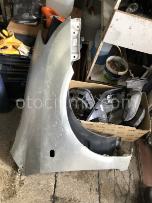Corolla hatchback sağ ön çamurluk 2002-2006 ORJİNAL