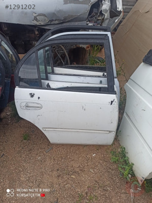 Toyota Corolla sağ arka 101 kasa orjinal
