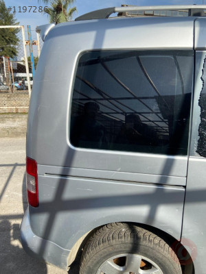 VOLKSWAGEN CADDY SAĞ ARKA ÇAMURLUK