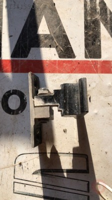 7068087 bmw 5 serisi e60 sol arka kapı üst menteşesi