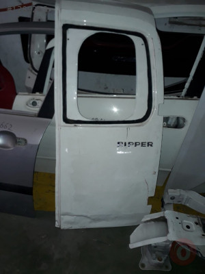 2015 model pejo bıper sağ arka kapı 700 tl