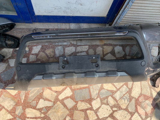 TOYOTA HİLUX ÇIKMA ORJİNAL ÖN TAMPON AKSESUARI