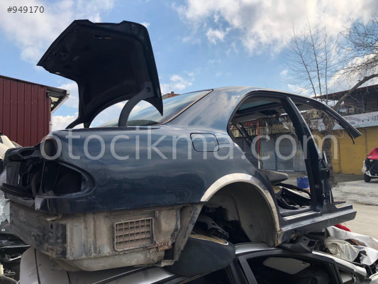 Mercedes W210 Bagaj Kapağı Siyah Hatasız orjinal
