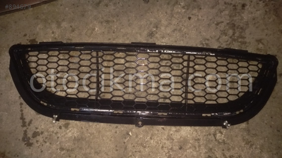 BMW E90 TAMPON ORTA IZGARA