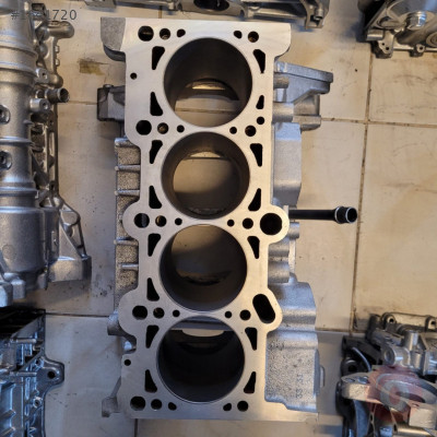 Volkswagen 2.0 FSI R06D103024 Motor Bloğu
