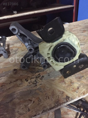RENAULT CLİO 4 ÇIKMA MOTOR KULAĞI