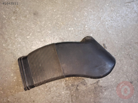 8D0129617E AUDİ A4 A6 B5 C5 HAVA EMİŞ BORUSU