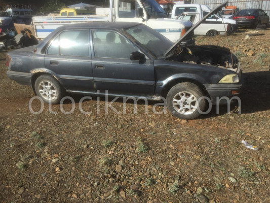TOYOTA COROLLA SAĞ ÖN KAPI