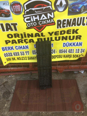 RENAULT CLİO KLİMA HAVALANDIRMA PLASTİĞİ ORJİNAL ÜRÜNDÜR..