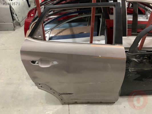 HYUNDAİ TUCSON ÇIKMA ORJİNAL SAĞ ARKA KAPI