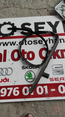 1J6839697 golf 4 arka sol kapı dış çerçeve lastiği