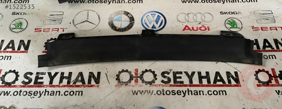 51712993433 bmw x1 E84 motor kaputu ön cam üst davlumbazı