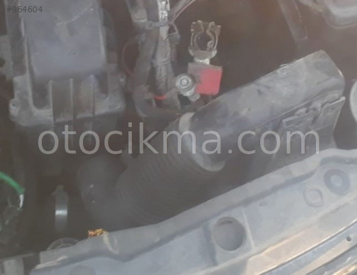 2009 model peugeot 207 1.4 benzinli çıkma hava filtre borusu