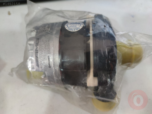 Mercedes E Serisi W213 W205 W22 Su Pompası A0005003000