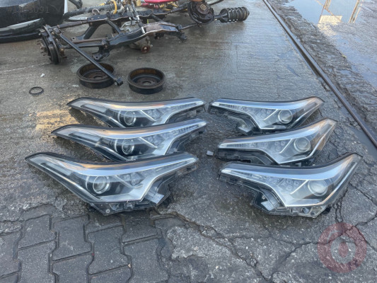 Toyota avansis sağ sol ön farlar çıkma