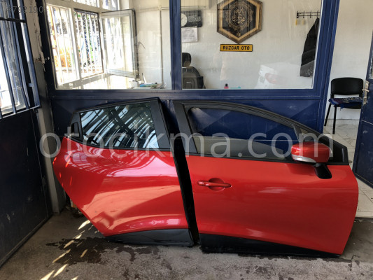 Clio 4 boyasız kapı kırmızı