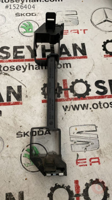 655863143 skoda scala kalorifer kazanı alt bağlantı braketi
