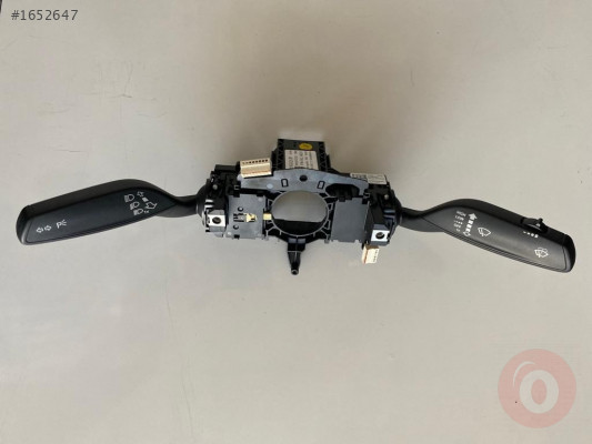 AUDİ A3 FAR VE SİNYAL KOLU ORİJİNAL ÇIKM PARÇA 8V0953521bt