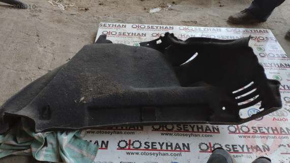 1P0867428C seat leon 2010 sağ bagaj halısı