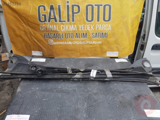 Ford Focus Ön CAm Izgarası Hatasız Orjinal Çıkma