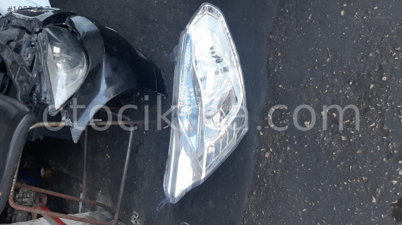 FORD TRANSİT CUSTOM SAĞ ÖN FAR ÇIKMA PARÇA