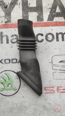 5J0819347 skoda fabia 2011 kalorifer ara hava borusu
