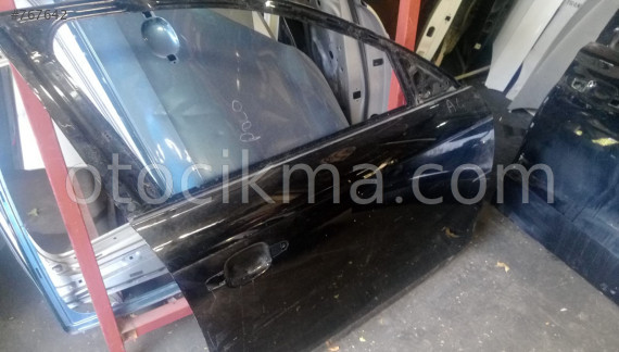 AUDİ A4 SAĞ ÖN KAPI