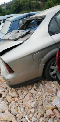 chevrolet evanda çıkma sağ arka çamurluk kesme.