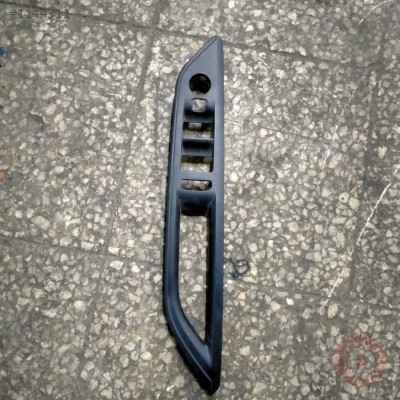 PEUGEOT 3008 SUV CAM DÜĞME ÇERÇEVESİ
