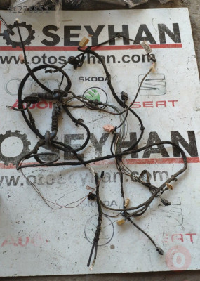 1P0971147C seat leon bagaj tesisatı komple 3 parça 2006-2011