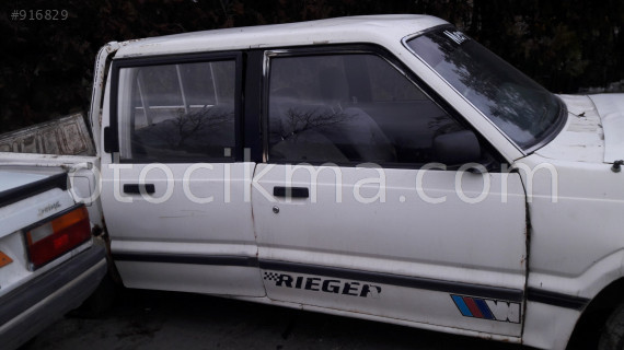 Mazda 2500 e sağ  ön kapi temiz orijinal