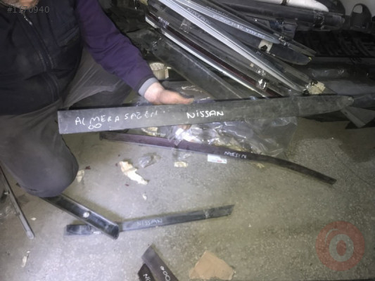 2000 ALMERA SAĞ ÖN KAPI ÇITASI NİSSAN ORJİNAL ÇIKMA PARÇA