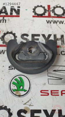 1T0857732C vw grubu sağ emniyet kemeri sabitleyici