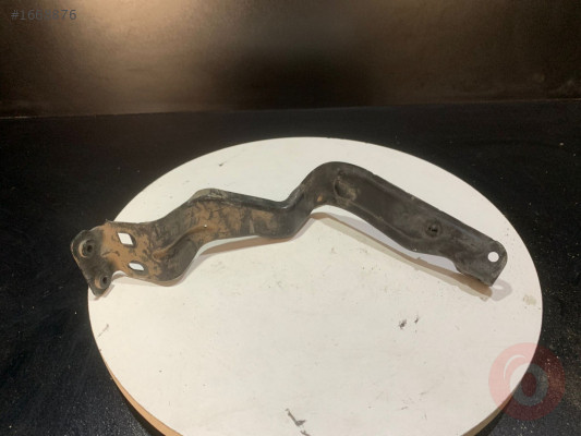 MERCEDES W204 FAR MONTAJ BRAKETİ SAĞ ÖN 204620594