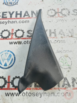 8P4858706A audi a3 2010 sağ ön kapı kenar kaplaması