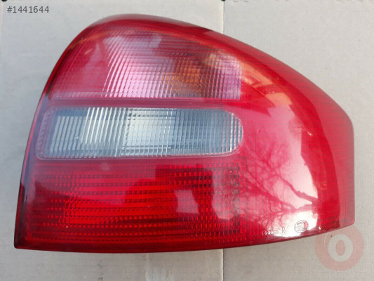 AUDİ A6 1998-2001 SAĞ STOP LAMBASI FÜME SIFIR 4B5945096