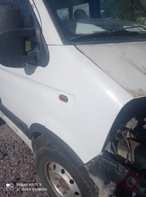 Renault Master 2005 sağ ön çamurluk