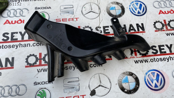 1T1819152A vw caddy 2004-11 sağ ön ayak havalandırma borusu