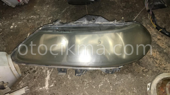 2000 2020 model renault laguna 1 çıkma sol far