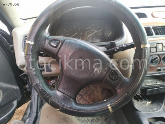 Rover 200 komple direksiyon simidi mevcuttur.